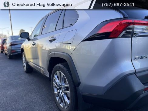 Used 2023 Toyota RAV4 XLE Premium image 8