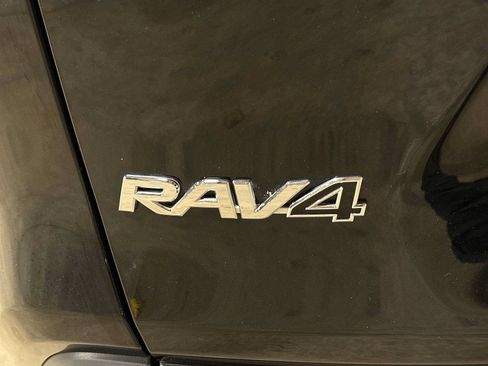 Used 2019 Toyota RAV4 XLE AWD/4WD image 25