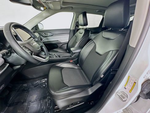 Certified 2022 Jeep Compass Latitude w/ Sun and Sound Group image 32