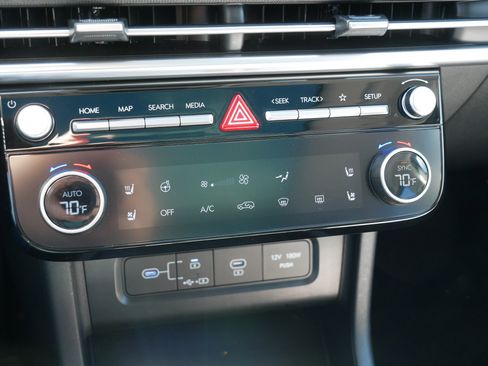 Certified 2025 Hyundai Tucson Limited AWD/4WD image 23