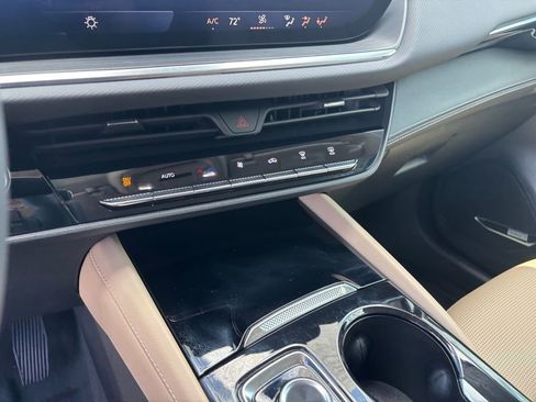 Used 2025 Buick Envision Preferred image 12