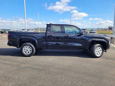 New 2025 Toyota Tacoma SR5 image 4