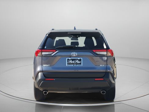 Used 2025 Toyota RAV4 XLE FWD image 4