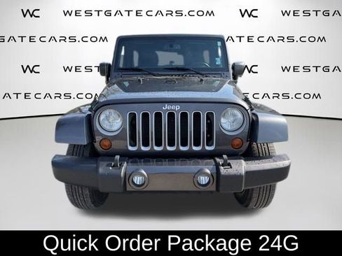 Used 2017 Jeep Wrangler Unlimited Sahara w/ Connectivity Group AWD/4WD image 2