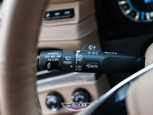 Used 2019 Cadillac Escalade ESV Platinum image 29