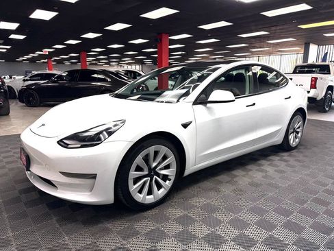 Used 2022 Tesla Model 3 RWD image 8