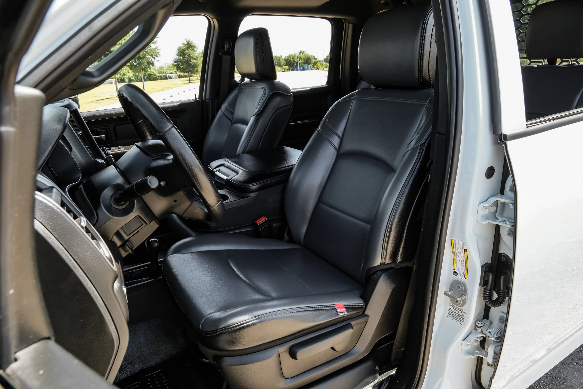 Used 2023 RAM 3500 Tradesman w/ Chrome Appearance Group AWD/4WD image 28