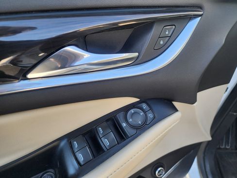 Used 2019 Buick Enclave Essence image 23