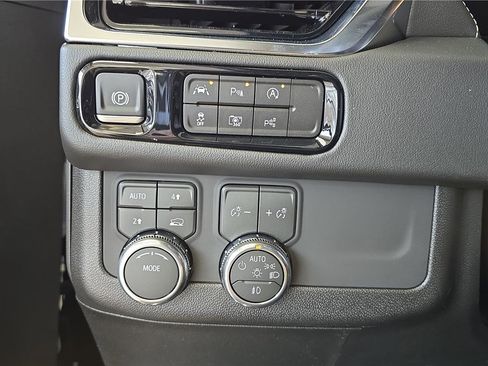 New 2026 GMC Yukon XL Elevation w/ LPO, Floor Liner Package image 27