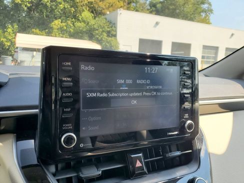 Used 2022 Toyota Corolla LE FWD image 21