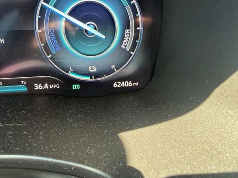 Used 2021 Hyundai Santa Fe Limited image 12