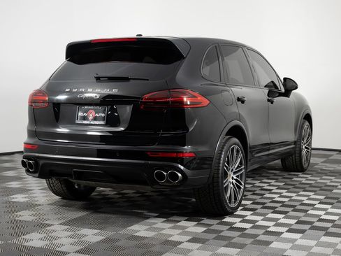 Used 2017 Porsche Cayenne S image 7