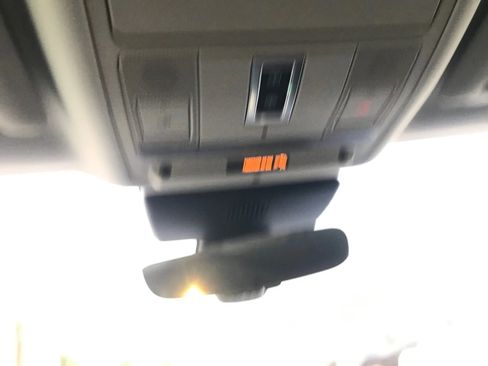 Used 2018 Jaguar E-PACE S image 31