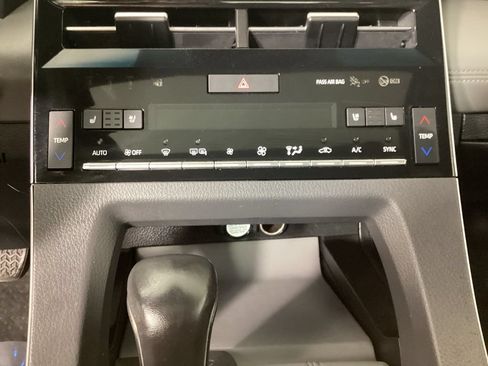 Used 2020 Toyota Avalon Limited w/ Advanced Safety Package FWD image 19