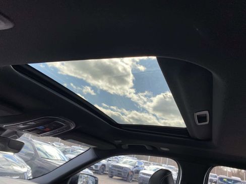 New 2026 Jeep Grand Cherokee Altitude image 7