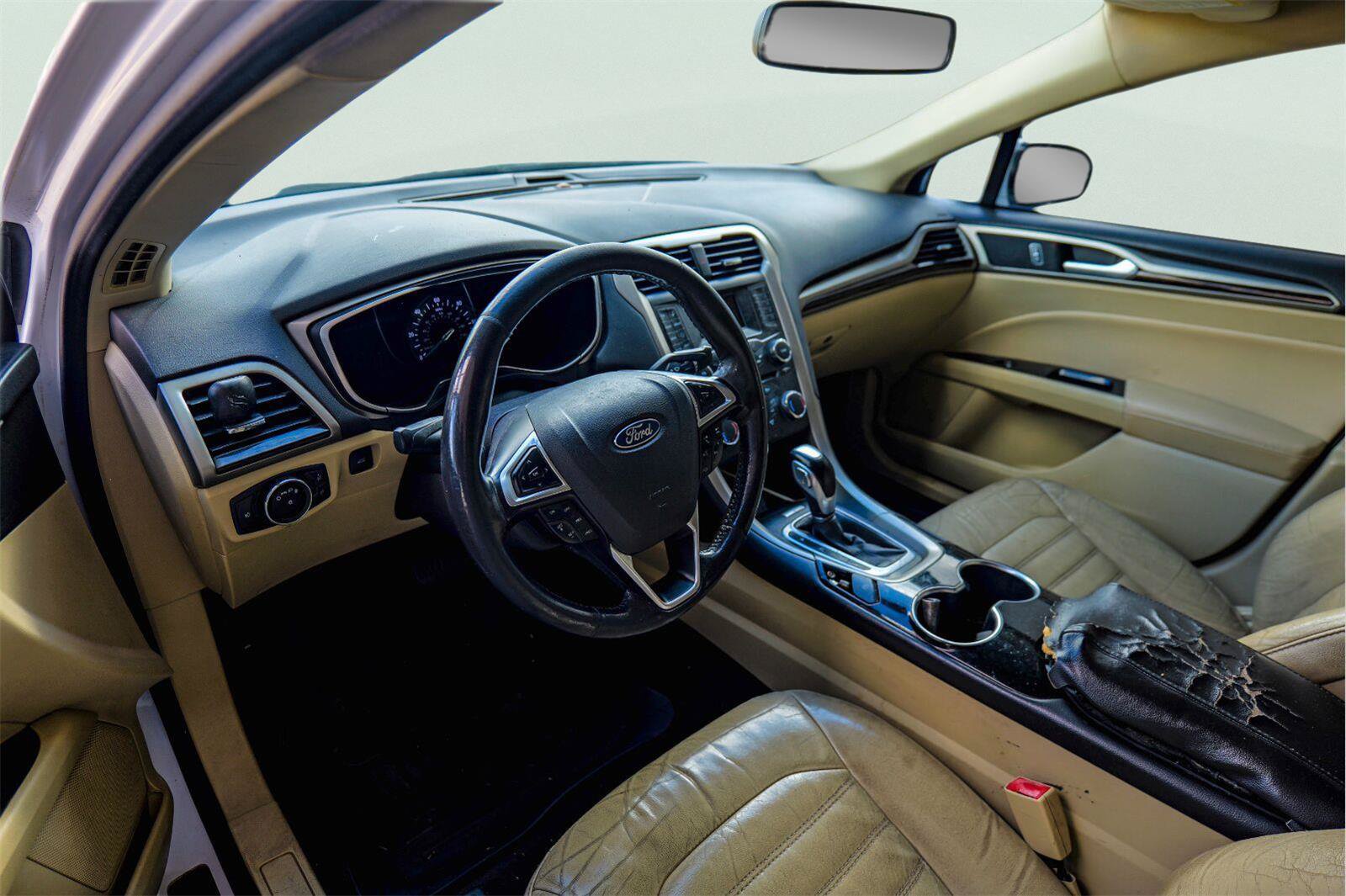 Used 2014 Ford Fusion SE w/ Equipment Group 502A FWD image 3