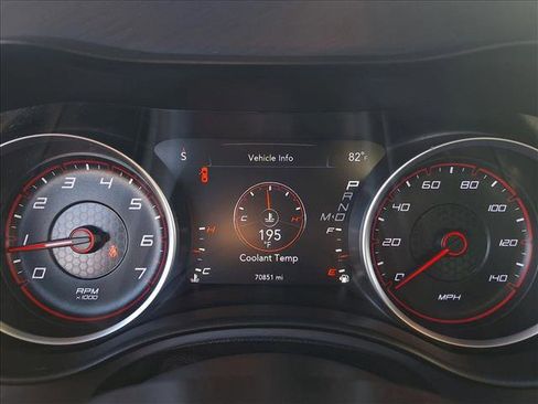 Used 2023 Dodge Charger SXT image 10