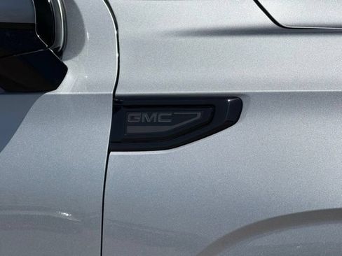 Used 2024 GMC Yukon Denali AWD/4WD image 9