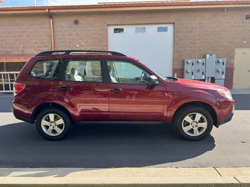 Used 2011 Subaru Forester 2.5X w/ Alloy Wheel Value Pkg image 10