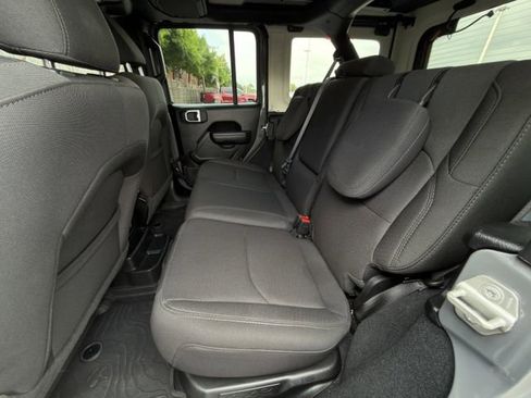 Used 2023 Jeep Wrangler Unlimited w/ Sun & Screen Package AWD/4WD image 25
