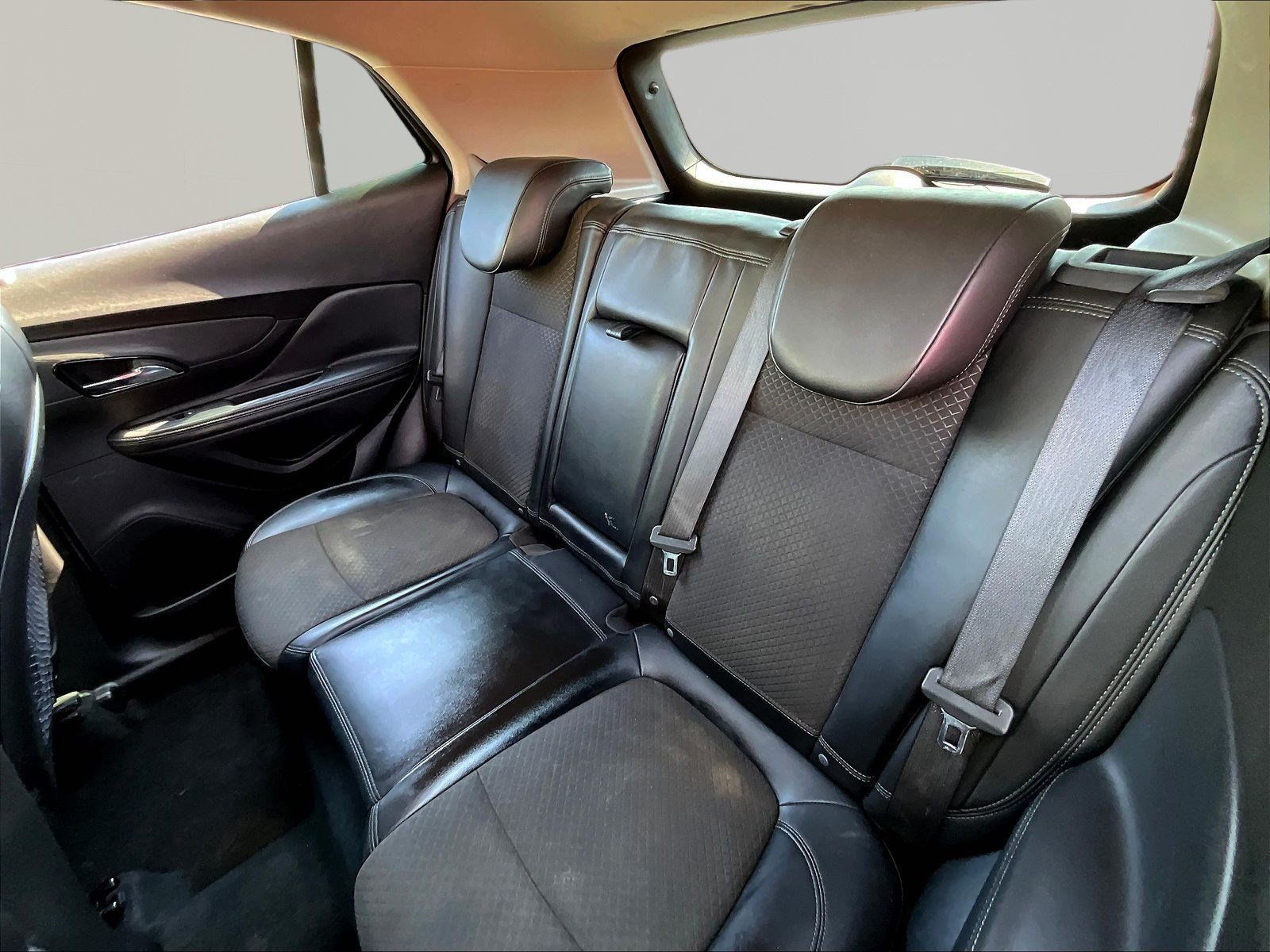 Used 2020 Buick Encore Preferred AWD/4WD image 21