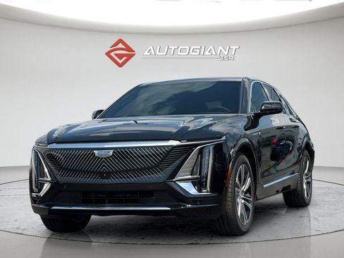 Used 2025 Cadillac Lyriq Luxury AWD/4WD image 13