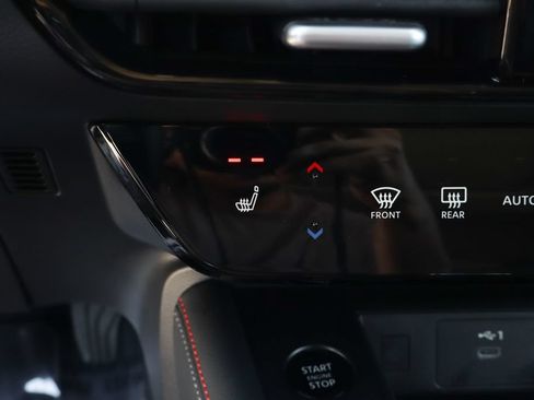 Used 2025 Nissan Kicks SR w/ SR Premium Package FWD image 37