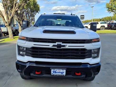 Used 2024 Chevrolet Silverado 2500 Custom w/ Custom Value Package image 2