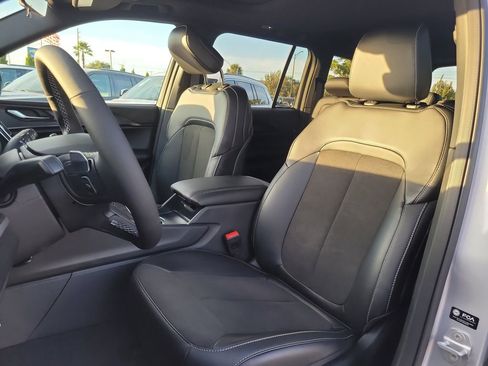 New 2025 Jeep Grand Cherokee 4WD image 18