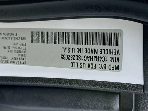 Used 2025 Jeep Grand Cherokee Laredo X AWD/4WD image 36