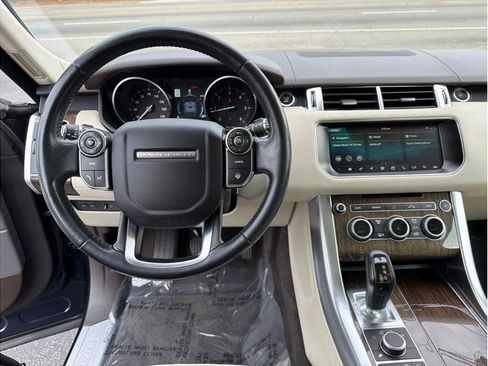 Used 2017 Land Rover Range Rover Sport HSE image 14