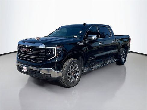 Used 2022 GMC Sierra 1500 SLT image 3