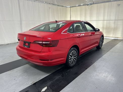 Used 2019 Volkswagen Jetta SE FWD image 2