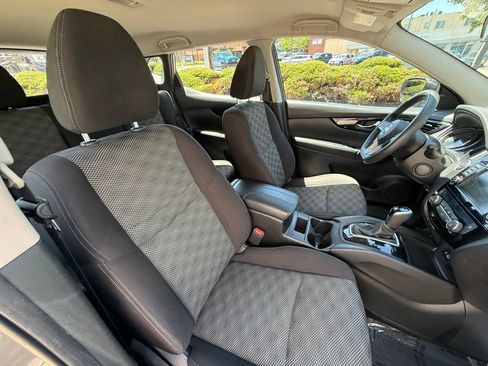 Used 2020 Nissan Rogue Sport SV FWD image 38