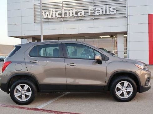 Used 2021 Chevrolet Trax LS AWD/4WD image 5
