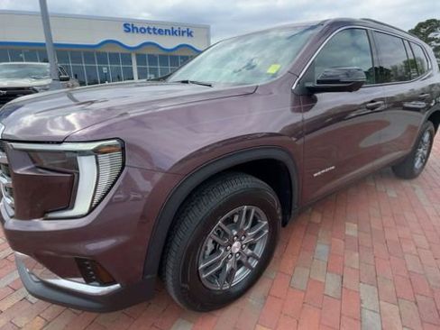 Used 2025 GMC Acadia Elevation image 5