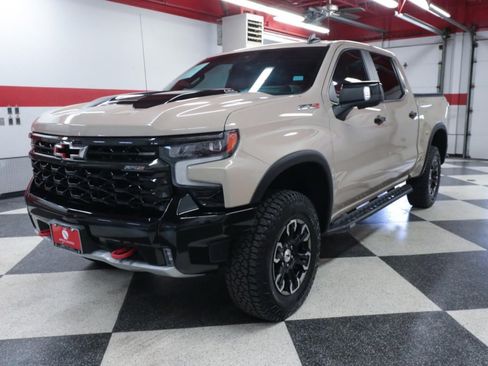 Used 2022 Chevrolet Silverado 1500 ZR2 w/ Technology Package AWD/4WD image 6