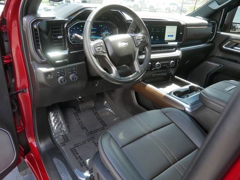 Used 2024 Chevrolet Silverado 3500 High Country w/ High Country Premium Package AWD/4WD image 16