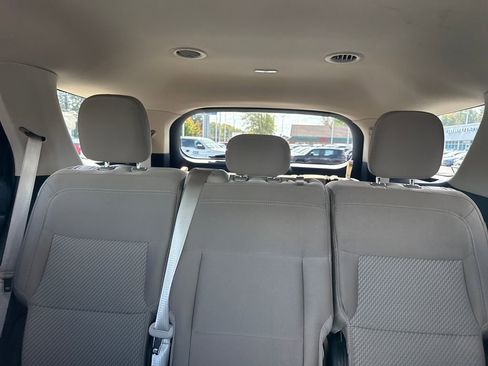 Used 2022 Ford Explorer 4WD w/ Class IV Trailer Tow Package image 38