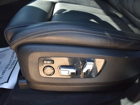 Used 2022 BMW X7 xDrive40i w/ Executive Package image 14