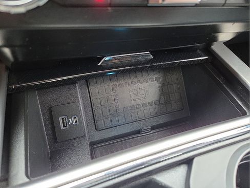 Used 2022 Ford F350 Platinum w/ Tremor Off-Road Package image 20