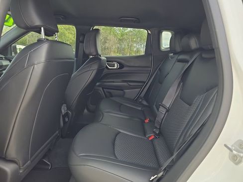 New 2026 Jeep Compass Latitude image 13