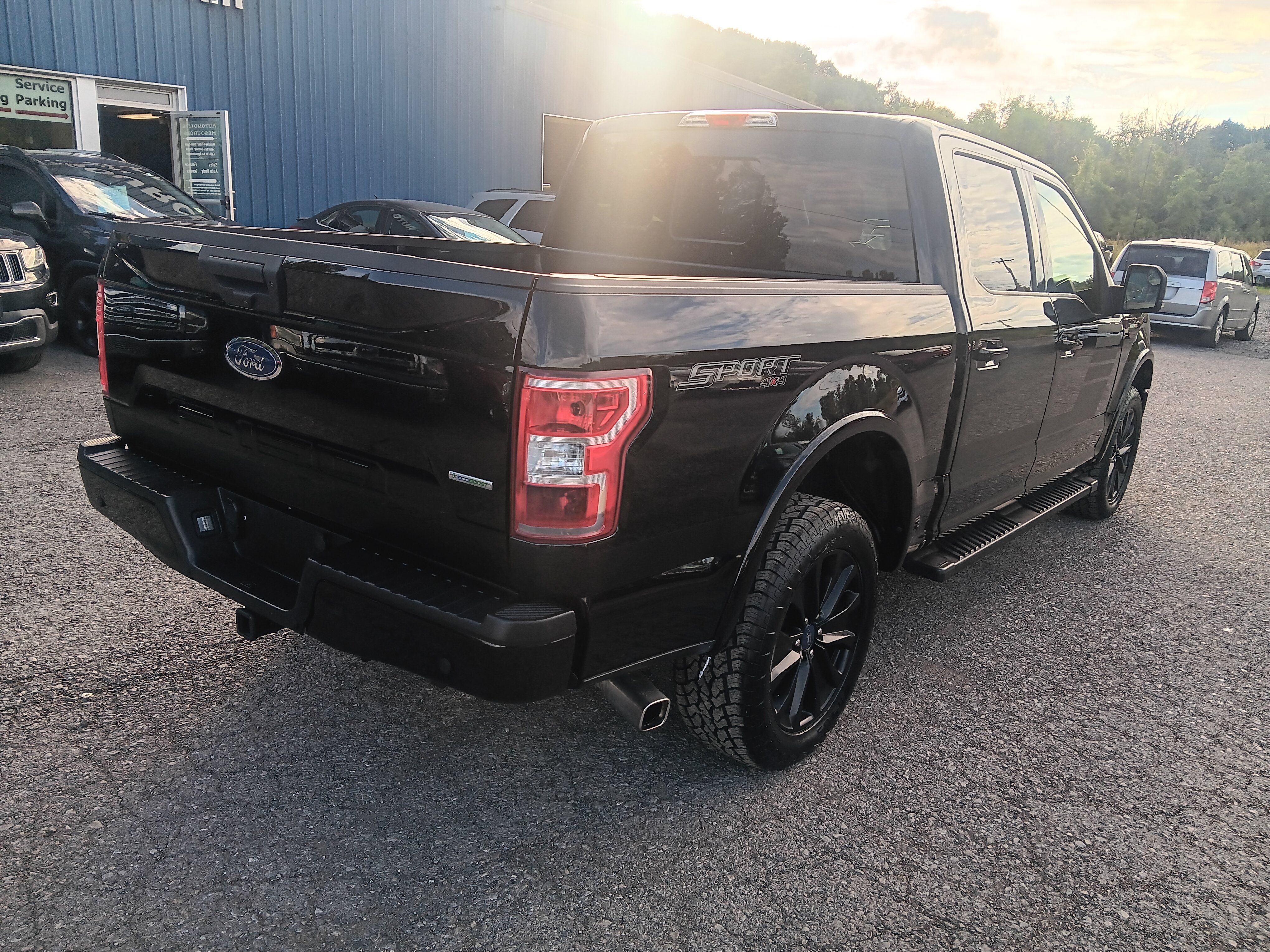 Used 2019 Ford F150 XLT w/ Equipment Group 302A Luxury AWD/4WD image 5