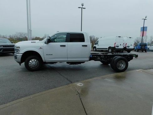 New 2026 RAM 3500 Big Horn AWD/4WD image 39