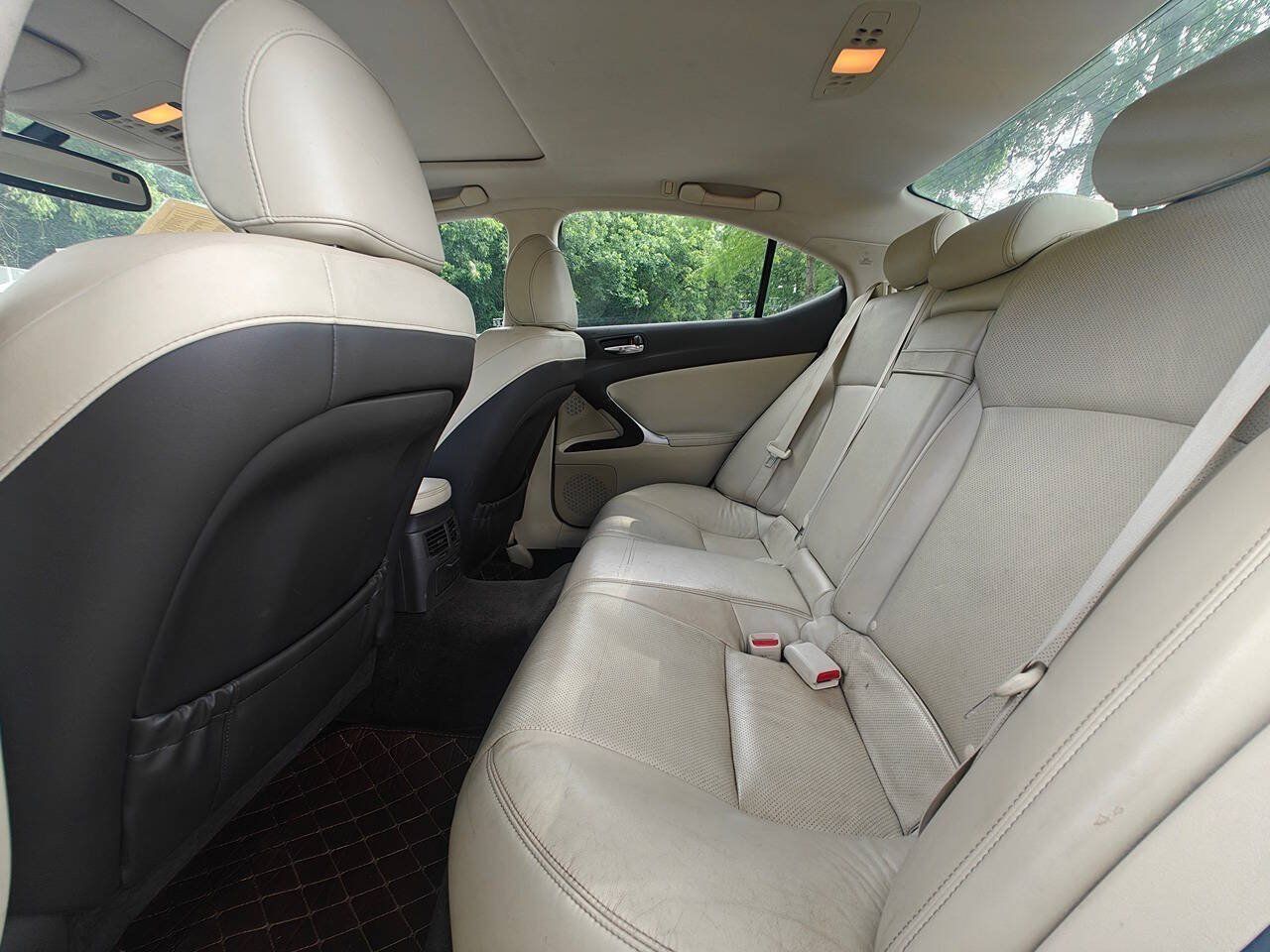 Used 2013 Lexus IS 250 w/ Premium Pkg Value Edition RWD image 16