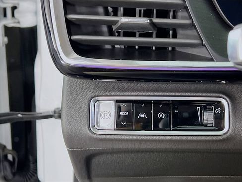 New 2025 Buick Envision Sport Touring image 9