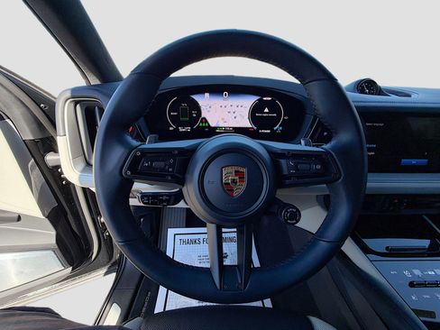 Used 2024 Porsche Cayenne Turbo image 38