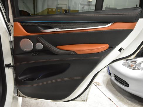 Used 2016 BMW X5 M image 60