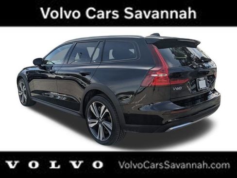 Certified 2025 Volvo V60 B5 Cross Country Plus image 7