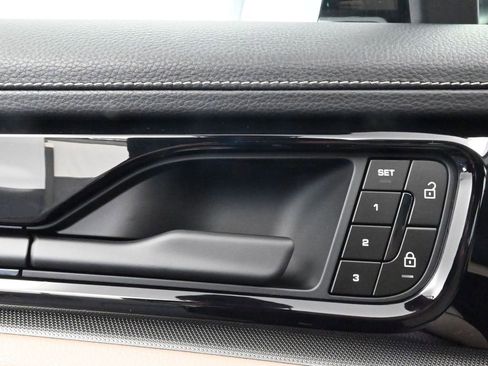 Used 2026 Porsche Panamera image 17